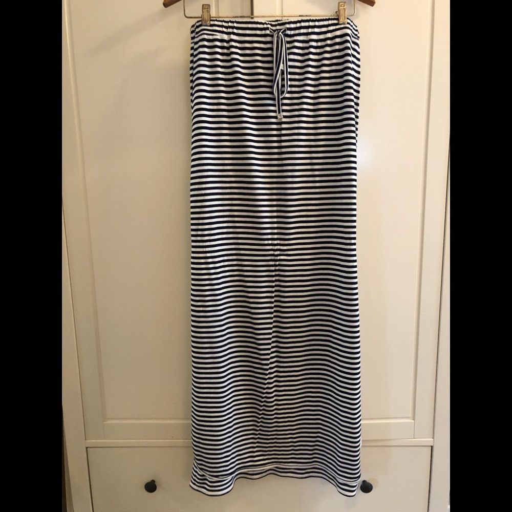 Vince Camuto maxi skirt - super cute - small